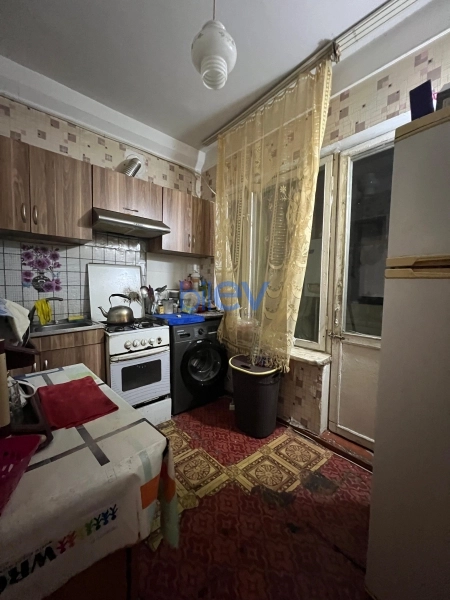 Satış 4 otaqlı Köhnə Tikili bina evi  100m², Bakı