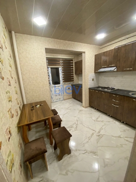 Aylıq Kirayə 2 otaqlı Köhnə Tikili bina evi  49m², Bakı