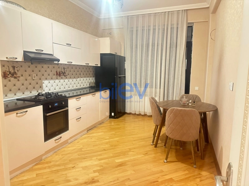 Aylıq Kirayə 2 otaqlı Yeni Tikili bina evi  89m², Bakı