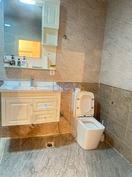Aylıq Kirayə 2 otaqlı Yeni Tikili bina evi  89m², Bakı