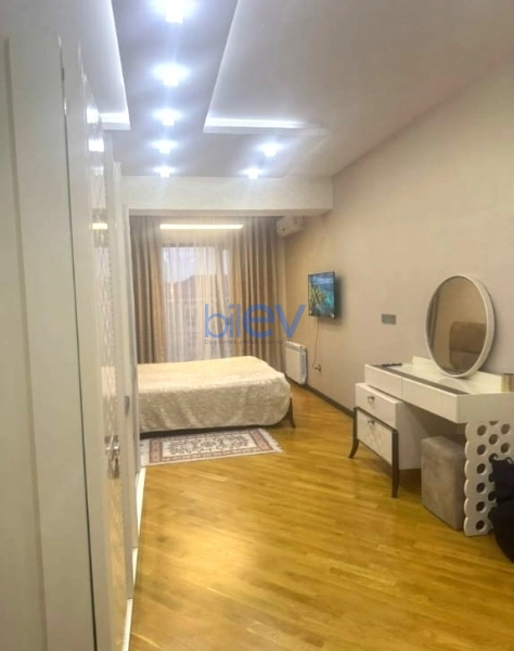 Aylıq Kirayə 2 otaqlı Yeni Tikili bina evi  120m², Bakı