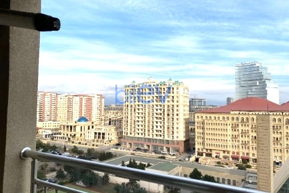 Aylıq Kirayə 2 otaqlı Yeni Tikili bina evi  120m², Bakı