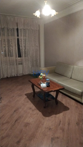 Aylıq Kirayə 3 otaqlı Köhnə Tikili bina evi  70m², Bakı