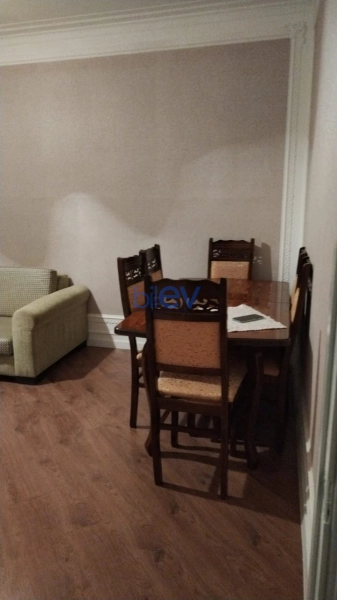 Aylıq Kirayə 3 otaqlı Köhnə Tikili bina evi  70m², Bakı