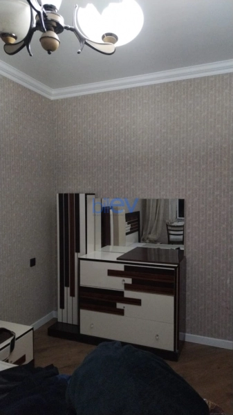 Aylıq Kirayə 3 otaqlı Köhnə Tikili bina evi  70m², Bakı