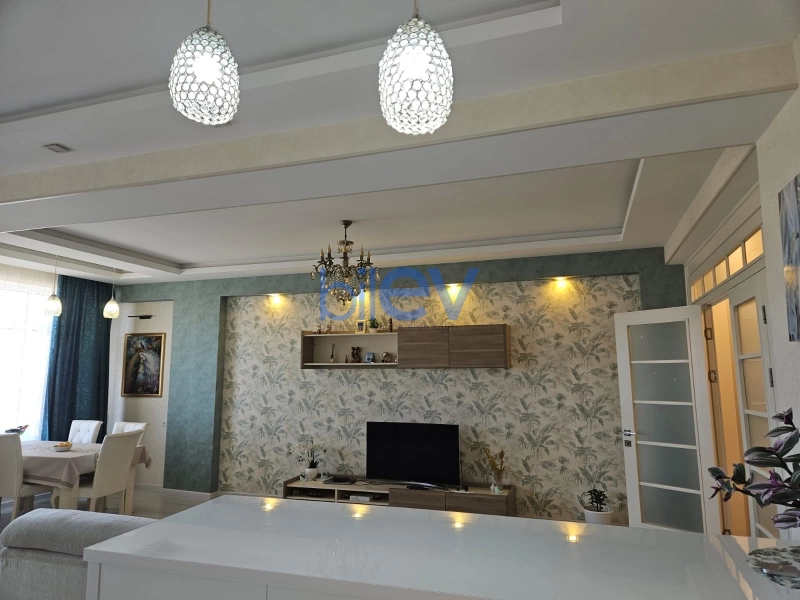 Aylıq Kirayə 2 otaqlı Yeni Tikili bina evi  105m², Bakı