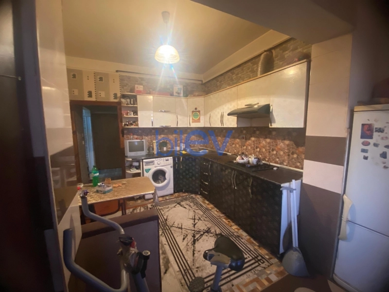 Satış 2 otaqlı Köhnə Tikili bina evi  65m², Bakı