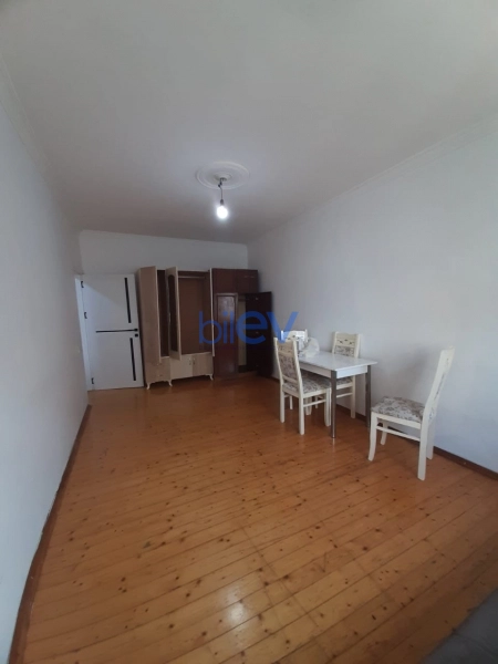 Aylıq Kirayə 2 otaqlı Köhnə Tikili bina evi  60m², Bakı