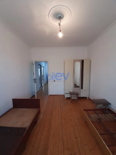 Aylıq Kirayə 2 otaqlı Köhnə Tikili bina evi  60m², Bakı