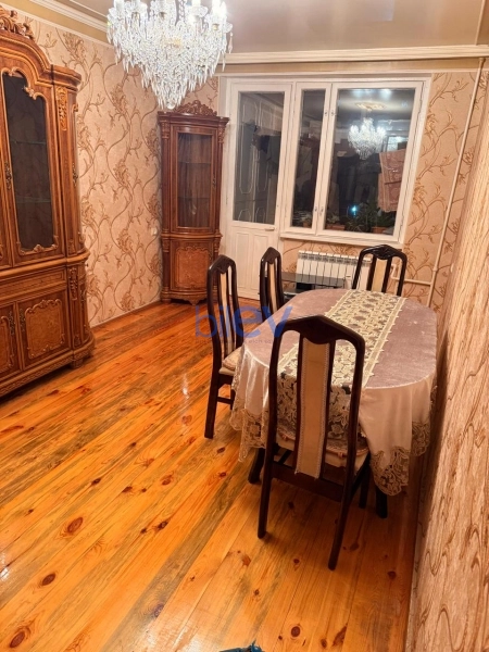 Aylıq Kirayə 3 otaqlı Köhnə Tikili bina evi  80m², Bakı