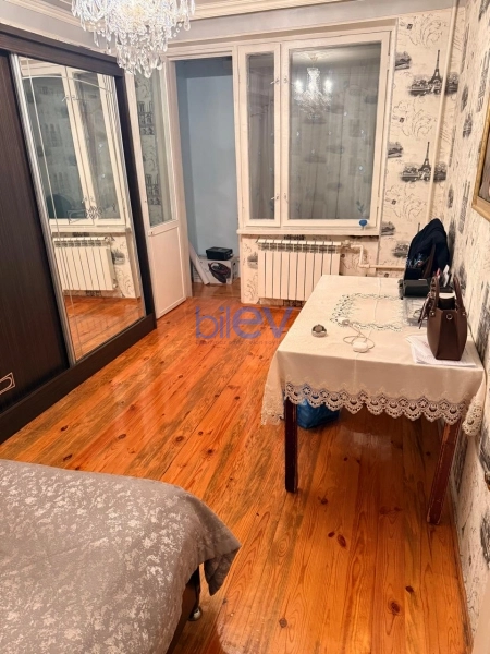 Aylıq Kirayə 3 otaqlı Köhnə Tikili bina evi  80m², Bakı