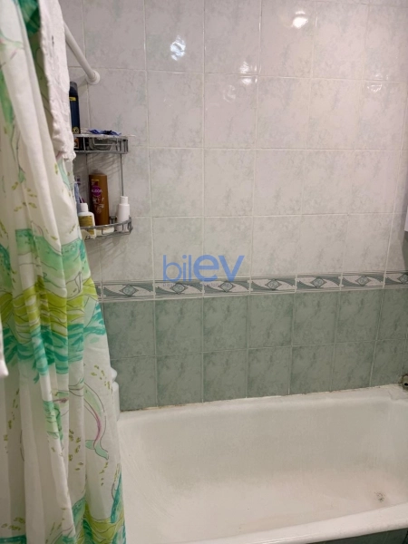 Aylıq Kirayə 3 otaqlı Köhnə Tikili bina evi  80m², Bakı