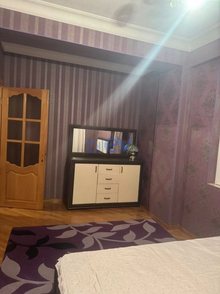 Aylıq Kirayə 2 otaqlı Yeni Tikili bina evi  120m², Bakı