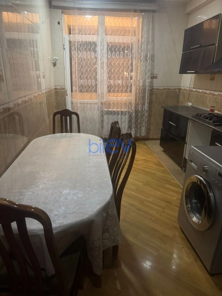 Aylıq Kirayə 2 otaqlı Yeni Tikili bina evi  120m², Bakı
