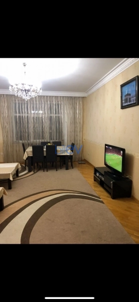 Aylıq Kirayə 3 otaqlı Yeni Tikili bina evi  125m², Bakı
