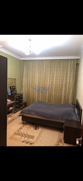 Aylıq Kirayə 3 otaqlı Yeni Tikili bina evi  125m², Bakı