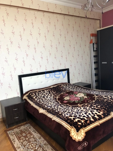Aylıq Kirayə 3 otaqlı Yeni Tikili bina evi  125m², Bakı