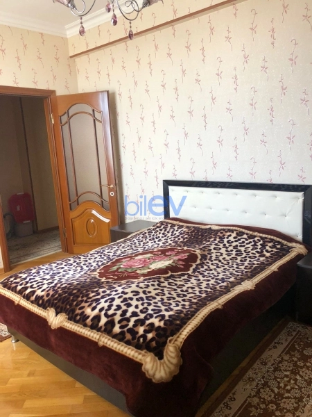 Aylıq Kirayə 3 otaqlı Yeni Tikili bina evi  125m², Bakı