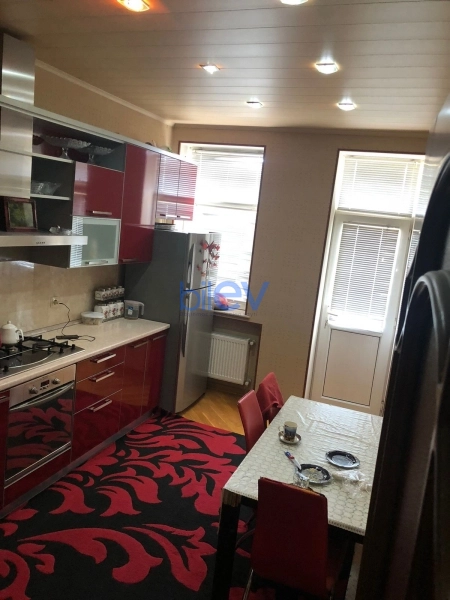 Aylıq Kirayə 3 otaqlı Yeni Tikili bina evi  125m², Bakı