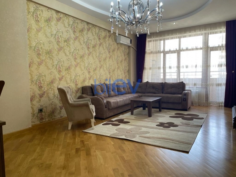 Aylıq Kirayə 3 otaqlı Yeni Tikili bina evi  125m², Bakı