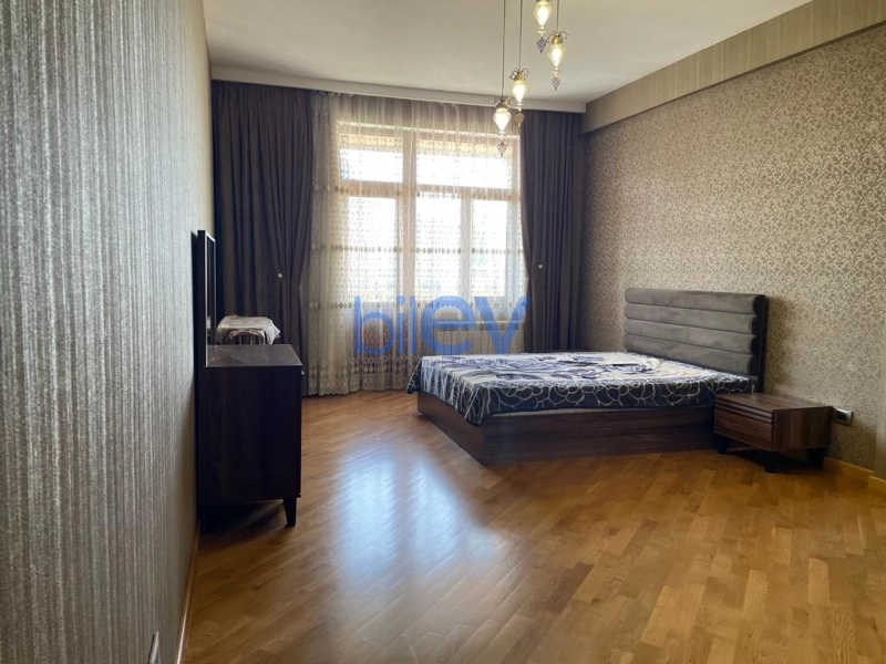 Aylıq Kirayə 3 otaqlı Yeni Tikili bina evi  125m², Bakı