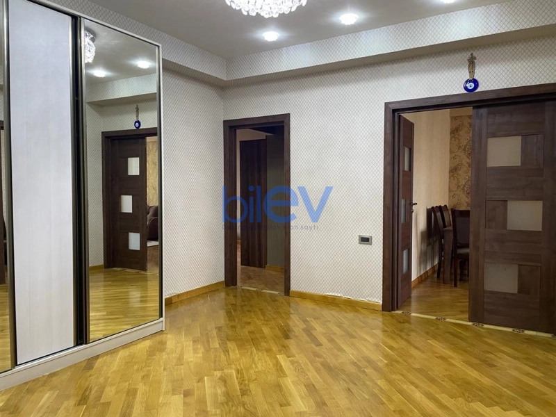 Aylıq Kirayə 3 otaqlı Yeni Tikili bina evi  125m², Bakı