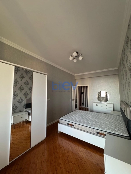 Aylıq Kirayə 3 otaqlı Yeni Tikili bina evi  95m², Bakı
