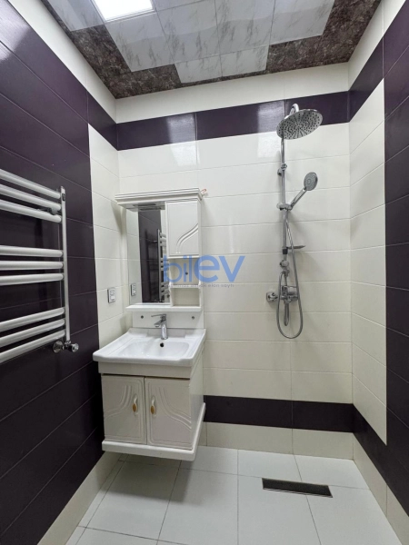 Aylıq Kirayə 3 otaqlı Yeni Tikili bina evi  95m², Bakı