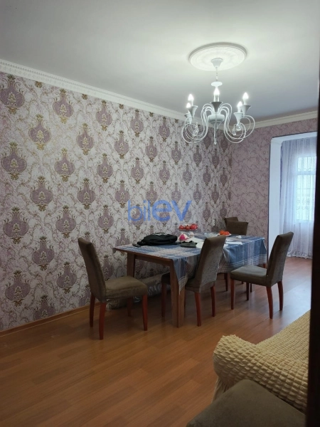 Aylıq Kirayə 3 otaqlı Köhnə Tikili bina evi  80m², Bakı
