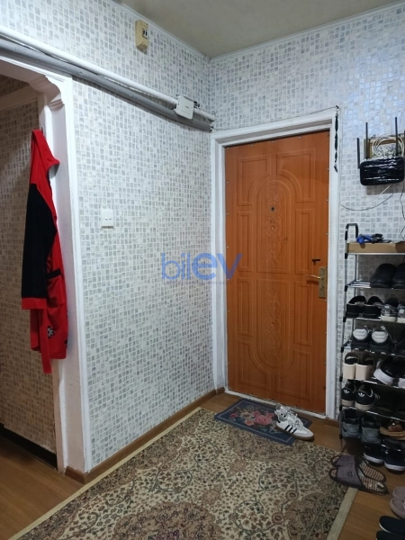 Aylıq Kirayə 3 otaqlı Köhnə Tikili bina evi  80m², Bakı