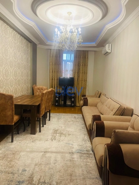 Aylıq Kirayə 2 otaqlı Yeni Tikili bina evi  90m², Bakı
