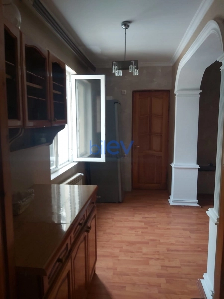 Aylıq Kirayə 2 otaqlı Köhnə Tikili bina evi  50m², Bakı