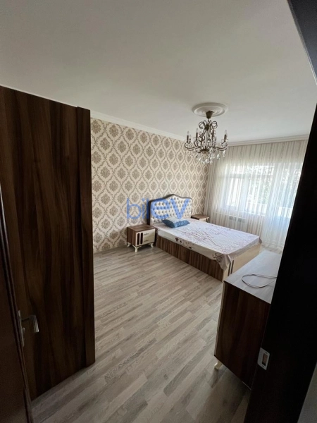 Aylıq Kirayə 3 otaqlı Köhnə Tikili bina evi  70m², Bakı