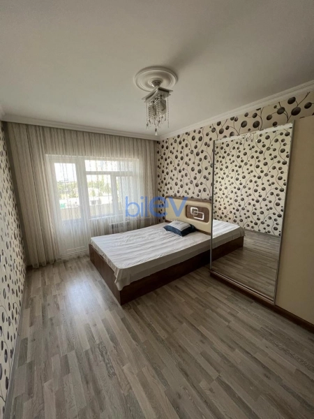 Aylıq Kirayə 3 otaqlı Köhnə Tikili bina evi  70m², Bakı