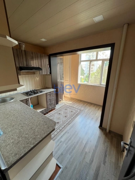 Aylıq Kirayə 3 otaqlı Köhnə Tikili bina evi  70m², Bakı