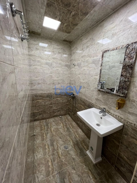 Aylıq Kirayə 3 otaqlı Köhnə Tikili bina evi  70m², Bakı