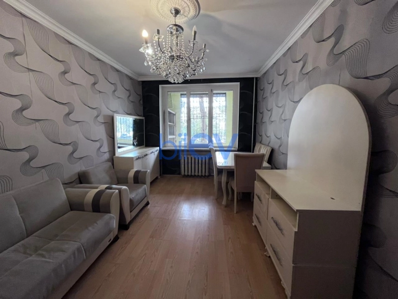 Aylıq Kirayə 2 otaqlı Köhnə Tikili bina evi  80m², Bakı