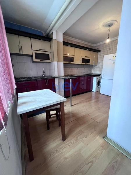 Aylıq Kirayə 2 otaqlı Köhnə Tikili bina evi  80m², Bakı