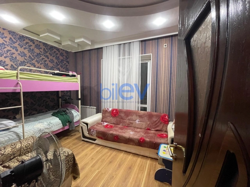 Aylıq Kirayə 3 otaqlı Yeni Tikili bina evi  130m², Bakı