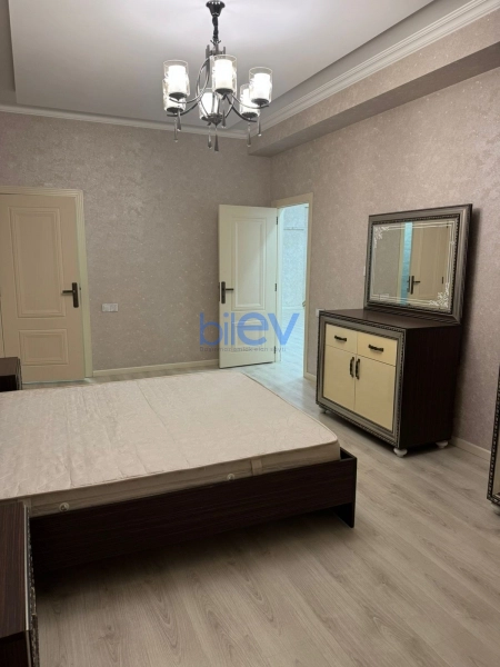 Aylıq Kirayə 4 otaqlı Yeni Tikili bina evi  160m², Bakı