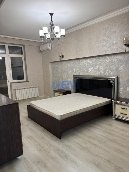 Aylıq Kirayə 4 otaqlı Yeni Tikili bina evi  160m², Bakı
