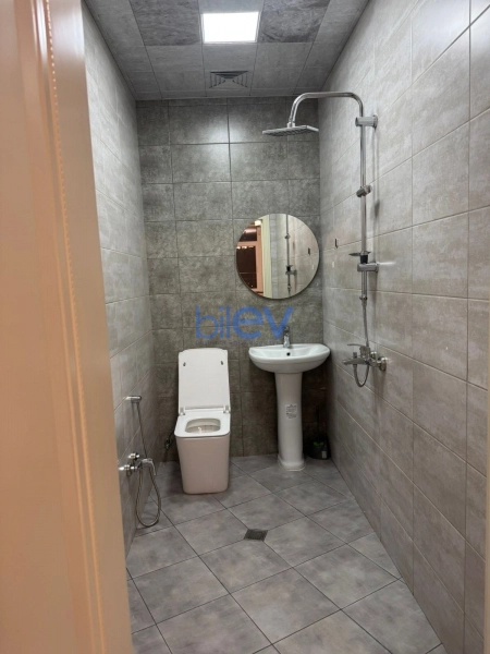 Aylıq Kirayə 4 otaqlı Yeni Tikili bina evi  160m², Bakı