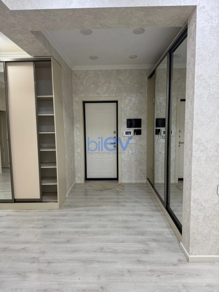 Aylıq Kirayə 4 otaqlı Yeni Tikili bina evi  160m², Bakı