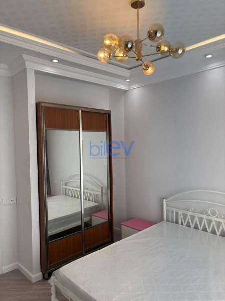 Aylıq Kirayə 3 otaqlı Yeni Tikili bina evi  80m², Bakı