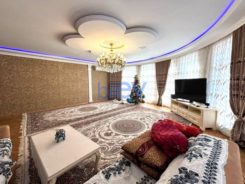 Aylıq Kirayə 3 otaqlı Yeni Tikili bina evi  170m², Bakı