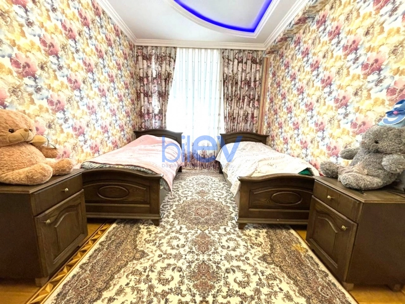 Aylıq Kirayə 3 otaqlı Yeni Tikili bina evi  170m², Bakı