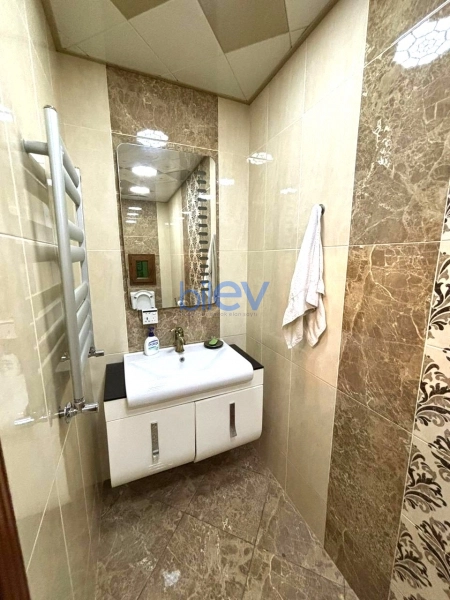 Aylıq Kirayə 3 otaqlı Yeni Tikili bina evi  170m², Bakı