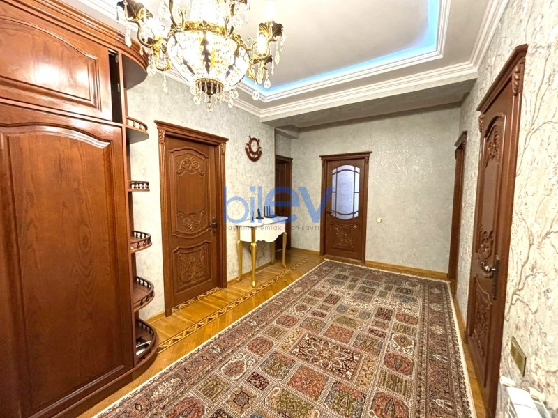 Aylıq Kirayə 3 otaqlı Yeni Tikili bina evi  170m², Bakı