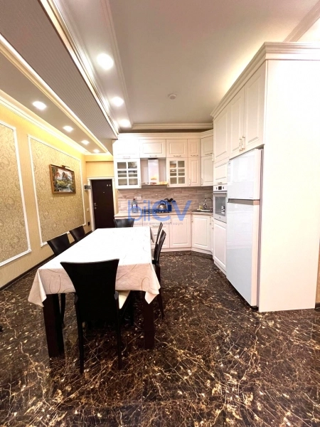 Aylıq Kirayə 3 otaqlı Yeni Tikili bina evi  115m², Bakı