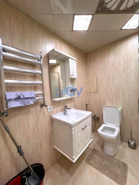 Aylıq Kirayə 3 otaqlı Yeni Tikili bina evi  115m², Bakı